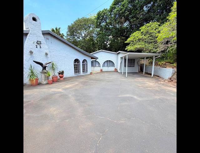 4 BEDROOM HOUSE FOR SALE IN PADFIELD PARK